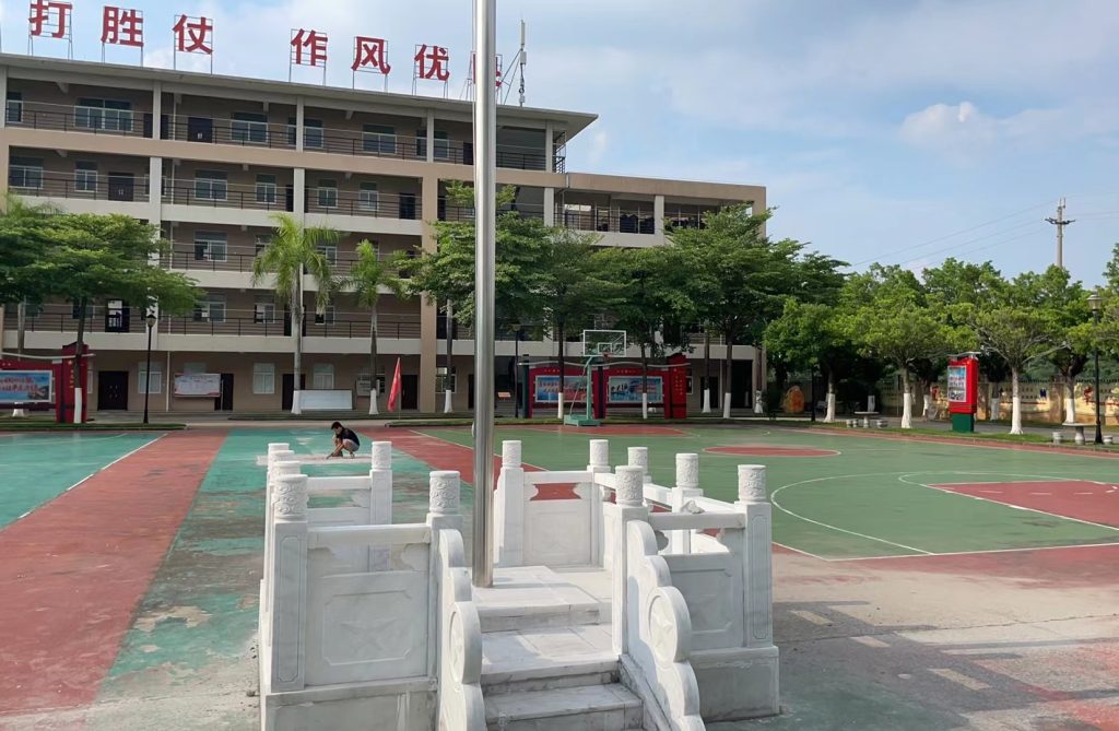 某部队升旗台汉白玉栏杆